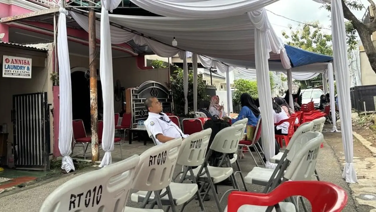 Tetangga Ungkap Keseharian Yoga Naufal, Pegawai KKP Korban Pesawat Jatuh di Pangkep Tetangga Ungkap Keseharian Yoga Naufal, Pegawai KKP Korban Pesawat Jatuh di Pangkep