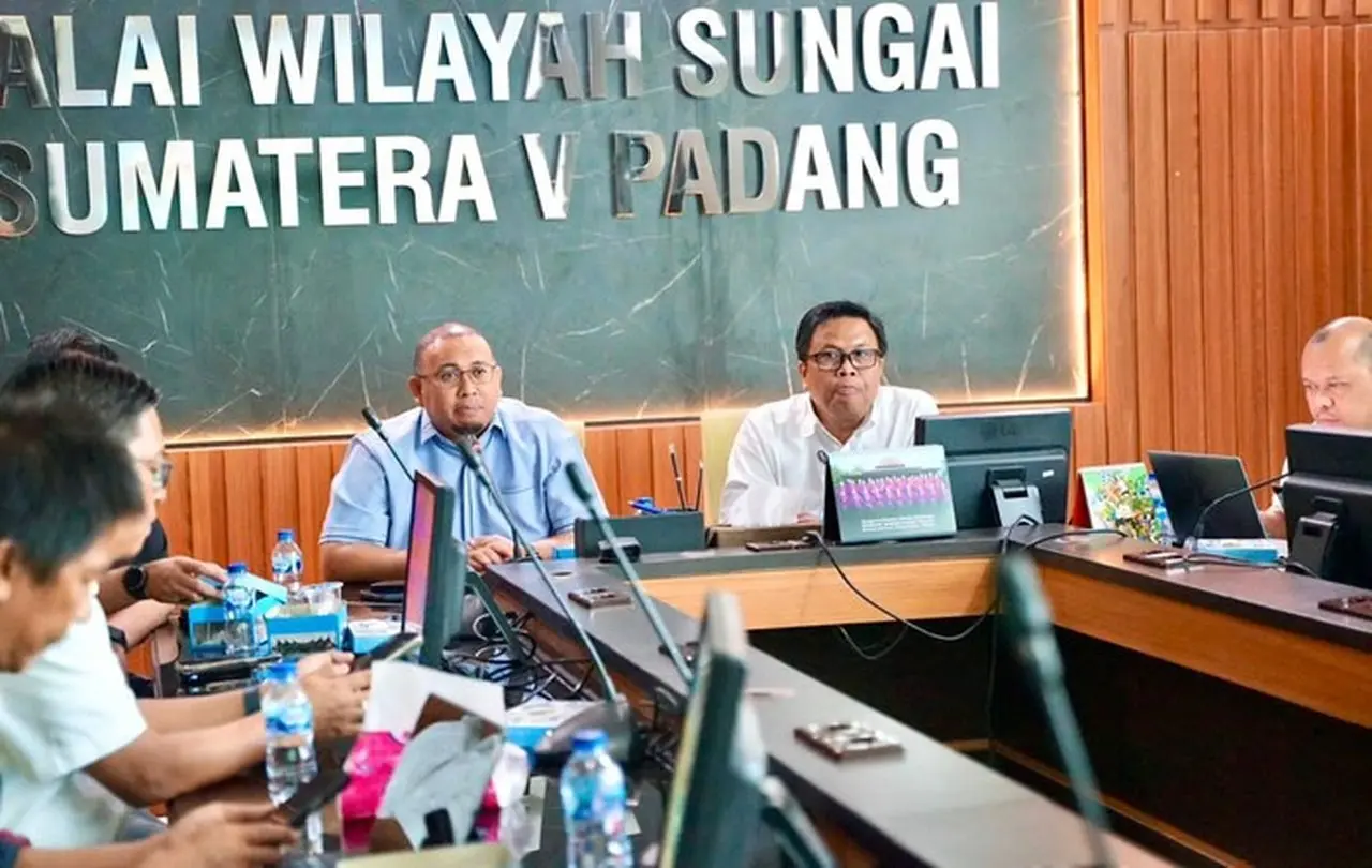 Andre Rosiade Tinjau Langsung BWSS V Padang, Kawal Triliunan Rupiah untuk Pemulihan Pascabencana Sumbar Andre Rosiade Tinjau Langsung BWSS V Padang, Kawal Triliunan Rupiah untuk Pemulihan Pascabencana Sumbar