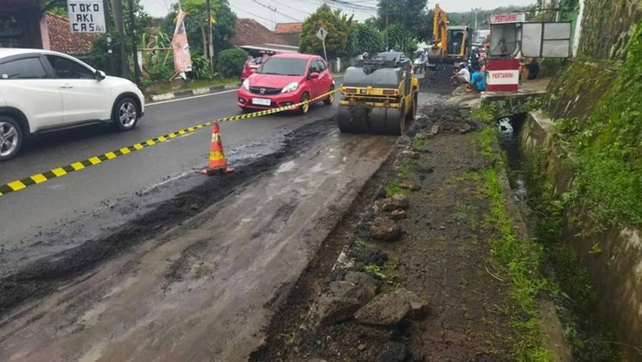 20 Ruas Jalan Rusak di Pandeglang Diperbaiki Pemprov Banten Antisipasi Cuaca Ekstrem
