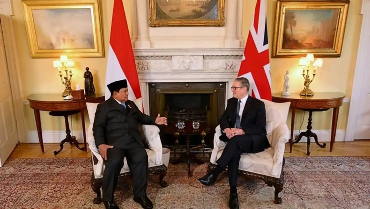 Prabowo dan PM Inggris Keir Starmer Perkuat Kemitraan Strategis di London Prabowo dan PM Inggris Keir Starmer Perkuat Kemitraan Strategis di London