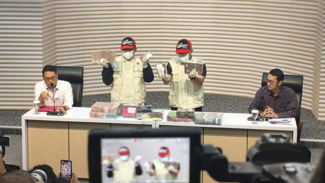 KPK Ungkap Bupati Pati Simpan Duit Pemerasan Rp 2,6 Miliar dalam Karung KPK Ungkap Bupati Pati Simpan Duit Pemerasan Rp 2,6 Miliar dalam Karung