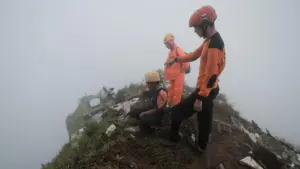 Black Box ATR 42-500 Ditemukan di Jurang 131 Meter Gunung Bulusaraung Pangkep