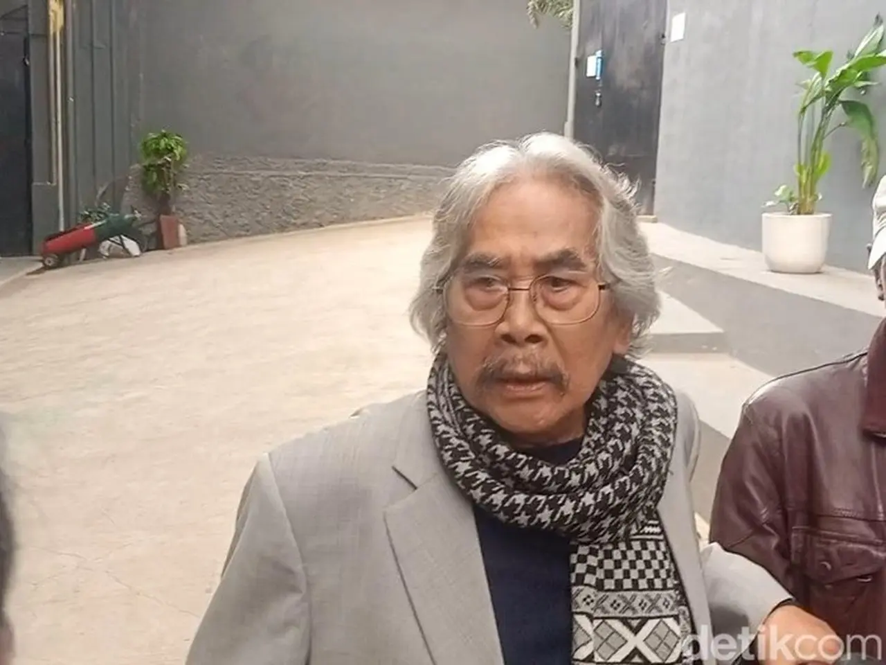 Kondisi Jaja Miharja Membaik, Kini Konsumsi 38 Butir Obat Per Hari