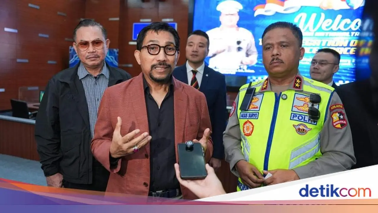 Anggota Komisi III DPR Apresiasi Inovasi Digital Korlantas Polri, Hong Kong Pun Tertarik Anggota Komisi III DPR Apresiasi Inovasi Digital Korlantas Polri, Hong Kong Pun Tertarik