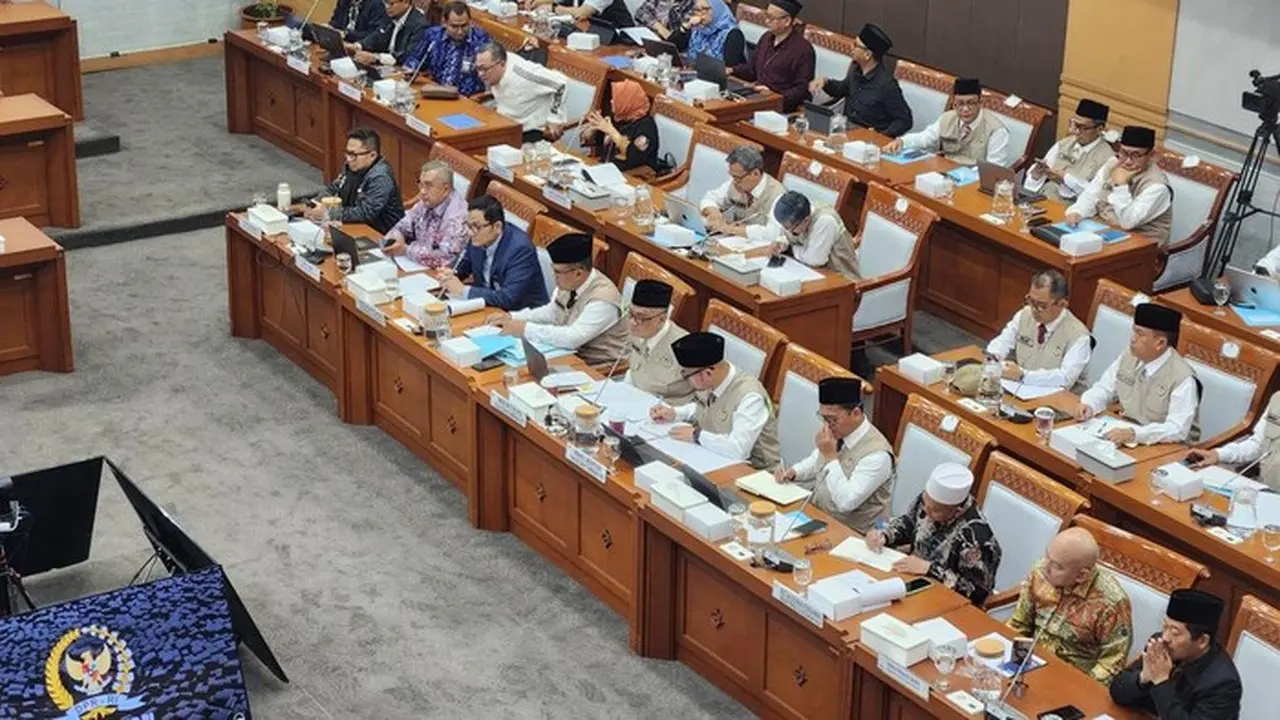 Menhaj Jelaskan Pelatihan Semi-Militer untuk Petugas Haji 2026 Demi Kesiapan Fisik dan Disiplin Menhaj Jelaskan Pelatihan Semi-Militer untuk Petugas Haji 2026 Demi Kesiapan Fisik dan Disiplin