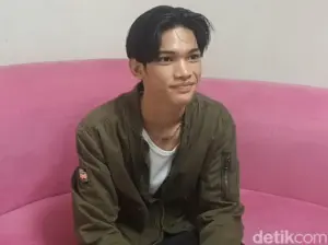 Transformasi Mike Octavian: Dari Manusia Silver ke Panggung Model Korea Selatan