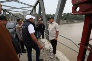 Mendagri Tito Karnavian Tinjau Jembatan Pascabencana di Bireuen, Dorong Percepatan Rehabilitasi