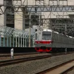 Wanita Muda Diduga Lompat ke Rel, Tewas di Stasiun Gondangdia Saat KA Melintas