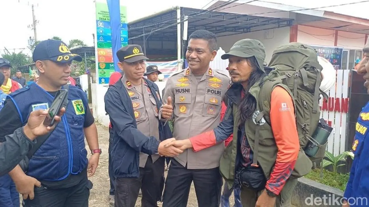 Agam Rinjani Turun Tangan Bantu Evakuasi Korban Pesawat ATR 42-500 di Medan Terjal Pangkep Agam Rinjani Turun Tangan Bantu Evakuasi Korban Pesawat ATR 42-500 di Medan Terjal Pangkep