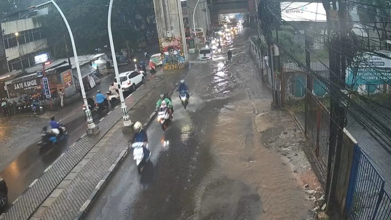 Jakarta Terendam Banjir Pagi Ini, Genangan Air Capai 50 Cm di Sejumlah Titik Jakarta Terendam Banjir Pagi Ini, Genangan Air Capai 50 Cm di Sejumlah Titik