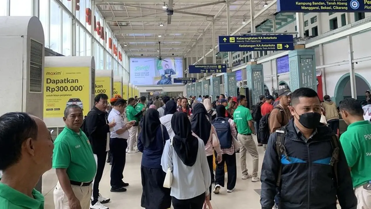 Arus Balik Nataru 2026 Masih Tinggi, KAI Daop 1 Jakarta Sediakan 13.000 Tiket Tersisa dan Diskon 30% Arus Balik Nataru 2026 Masih Tinggi, KAI Daop 1 Jakarta Sediakan 13.000 Tiket Tersisa dan Diskon 30%