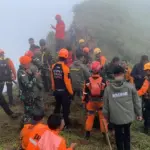 Tim SAR Temukan 6 Jenazah Korban Pesawat ATR di Gunung Bulusaraung Pangkep