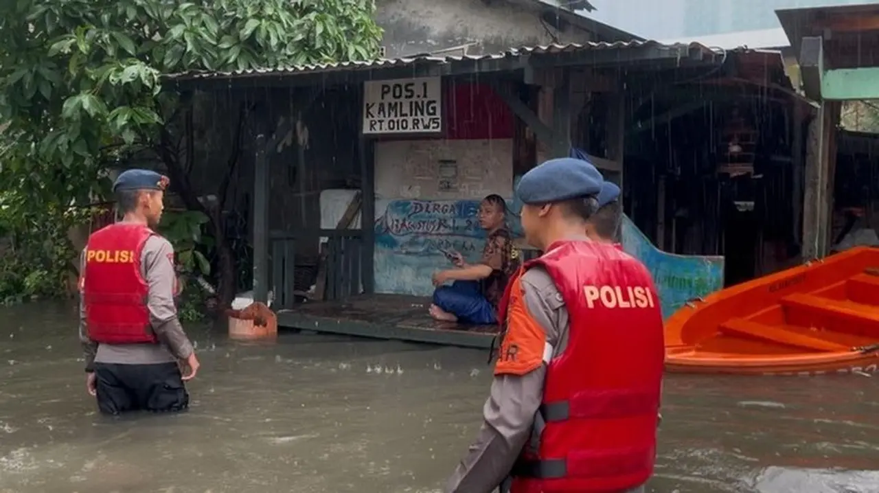 Banjir Jakarta Meluas, Polda Metro Jaya Kerahkan Brimob, Lantas, dan Polair