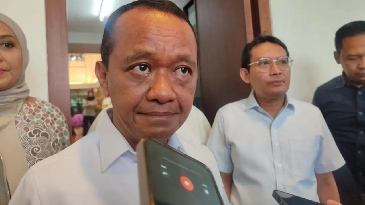 Banjir Jakarta, Anggota DPR PDIP Cornelis Keluhkan Mati Listrik ke Menteri ESDM Bahlil Banjir Jakarta, Anggota DPR PDIP Cornelis Keluhkan Mati Listrik ke Menteri ESDM Bahlil