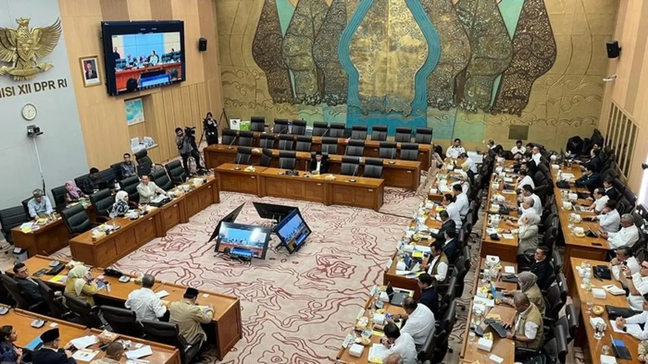 Bahlil Sanksi Pejabat ESDM dan BUMN Akibat Kebocoran Pipa Gas di Sumatera Bahlil Sanksi Pejabat ESDM dan BUMN Akibat Kebocoran Pipa Gas di Sumatera