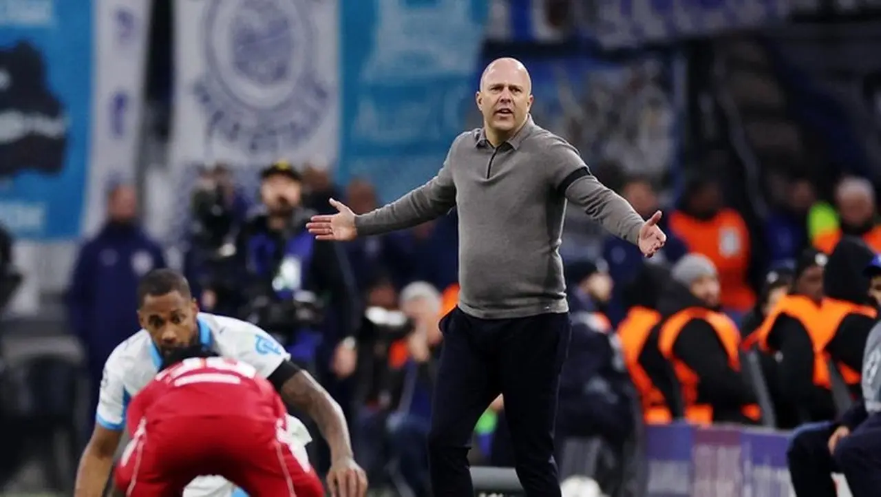 Steven Gerrard: Arne Slot Harus Berhenti Keluhkan Lawan Bertahan, Cari Solusi! Steven Gerrard: Arne Slot Harus Berhenti Keluhkan Lawan Bertahan, Cari Solusi!