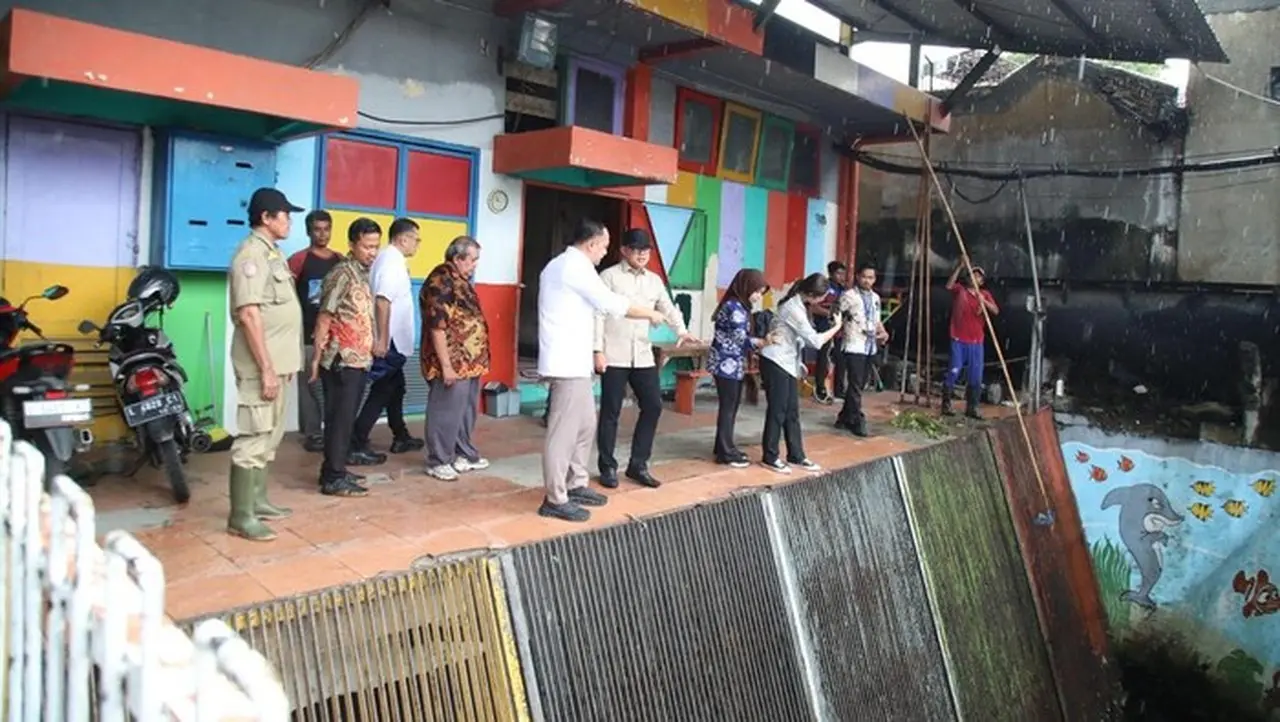 Wamendagri Bima Arya Pelajari Sistem Pengendalian Banjir Surabaya untuk Inspirasi Daerah Lain