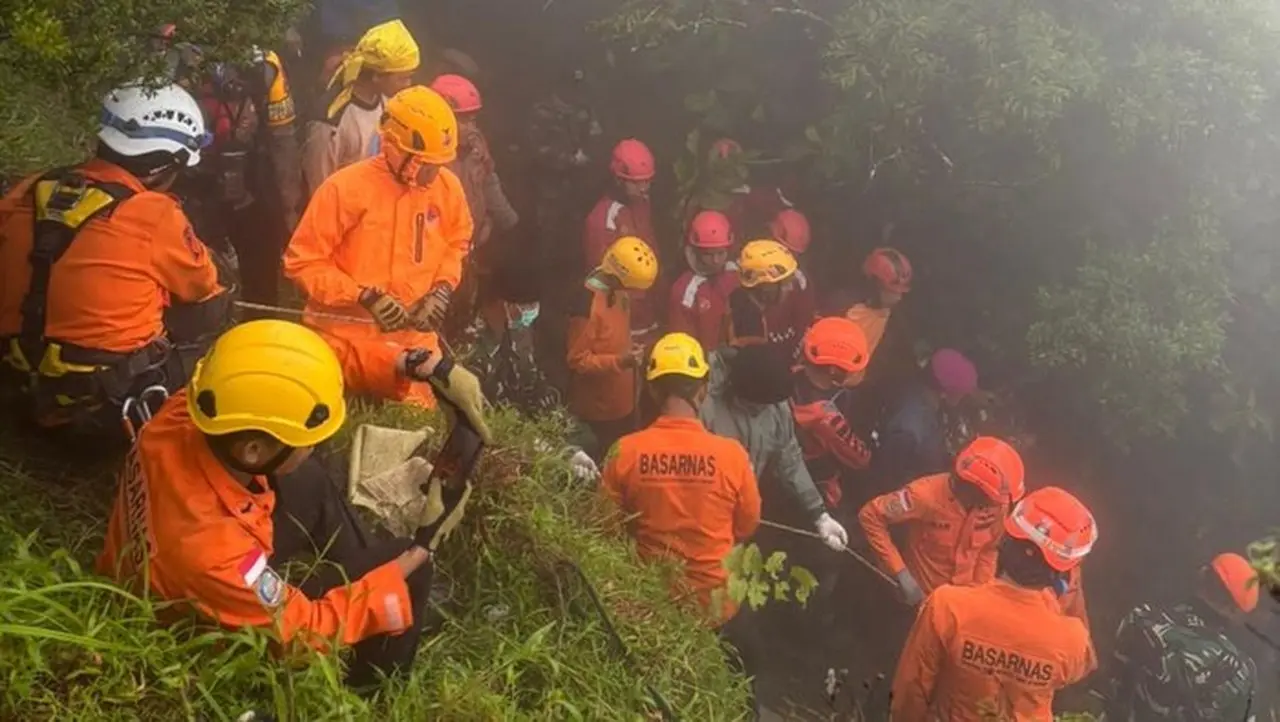 Evakuasi Lima Jenazah Korban Pesawat ATR di Gunung Bulusaraung Dilakukan Lewat Udara Besok