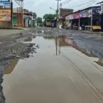 Jalan Rusak di Taktakan Serang Picu Kecelakaan, Warga: Kemarin Ibu Hamil Terjatuh