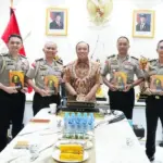 Wakapolri Bekali Calon Atase Polri Buku Strategi Pemberantasan TPPO-PPA