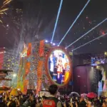 Warga Bundaran HI Sambut Meriah Tahun Baru 2026 dengan Kembang Api dan Drone