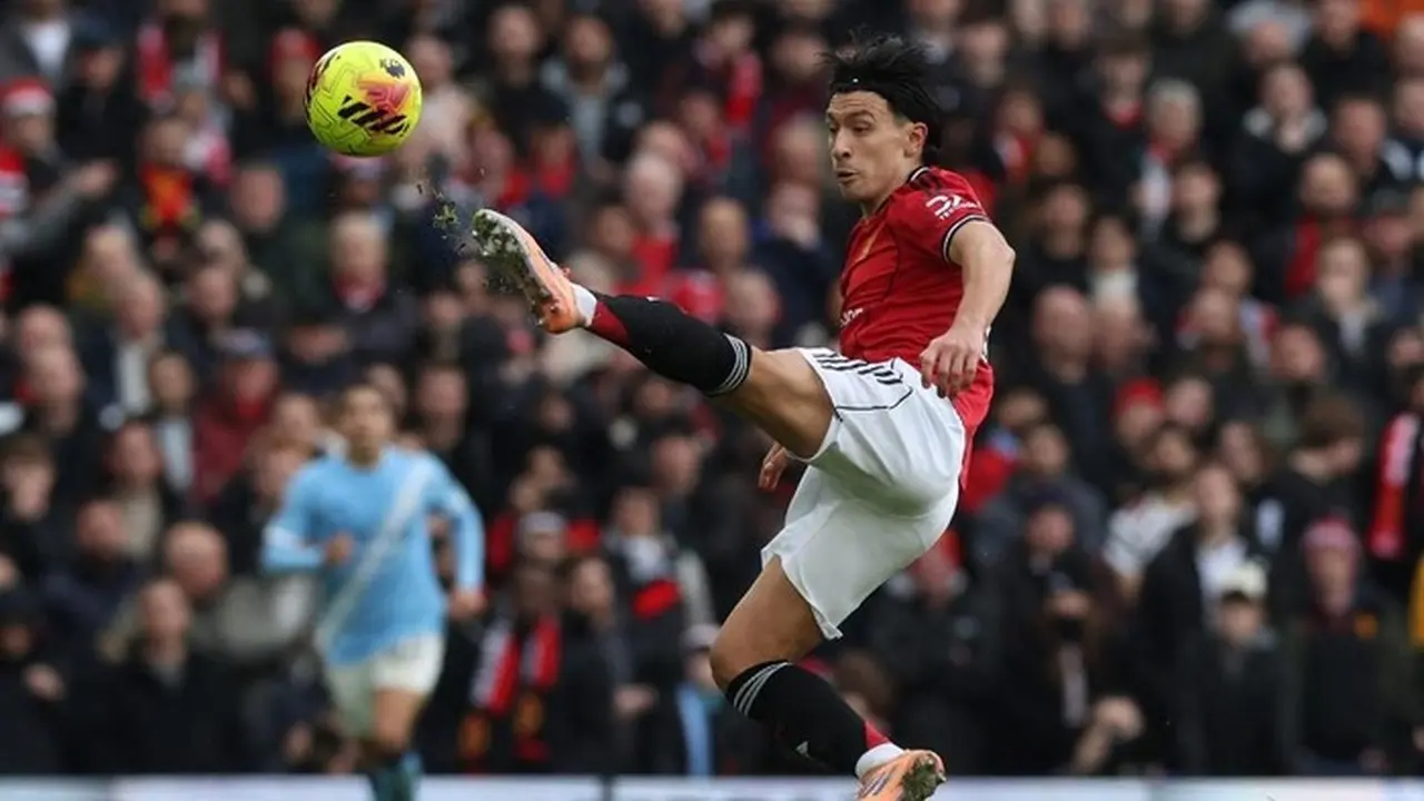 Paul Scholes Akui Salah Kata, Tantang Lisandro Martinez Buktikan Diri Lawan Arsenal