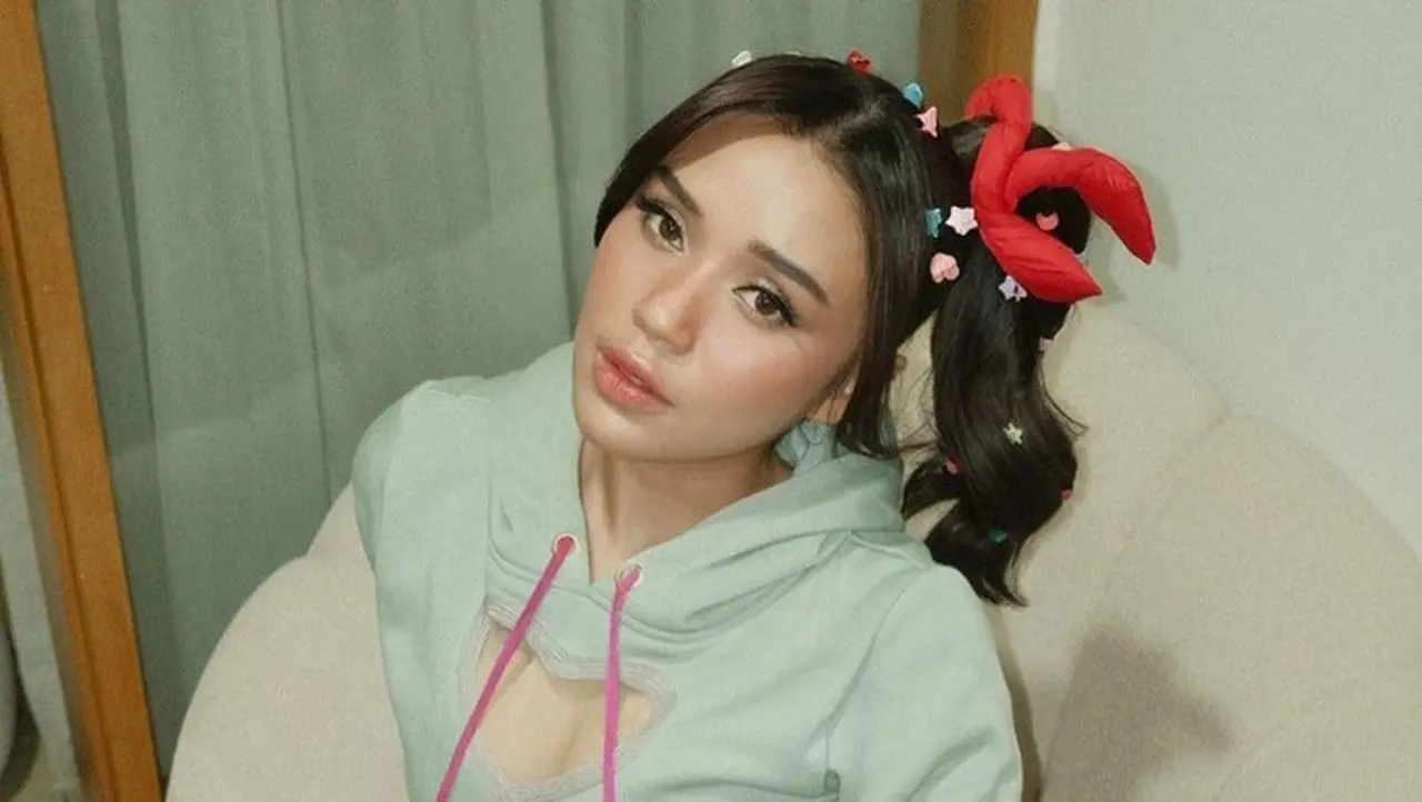 Selebgram Lula Lahfah Ditemukan Meninggal di Apartemen Jakarta Selatan, Polisi Olah TKP Selebgram Lula Lahfah Ditemukan Meninggal di Apartemen Jakarta Selatan, Polisi Olah TKP