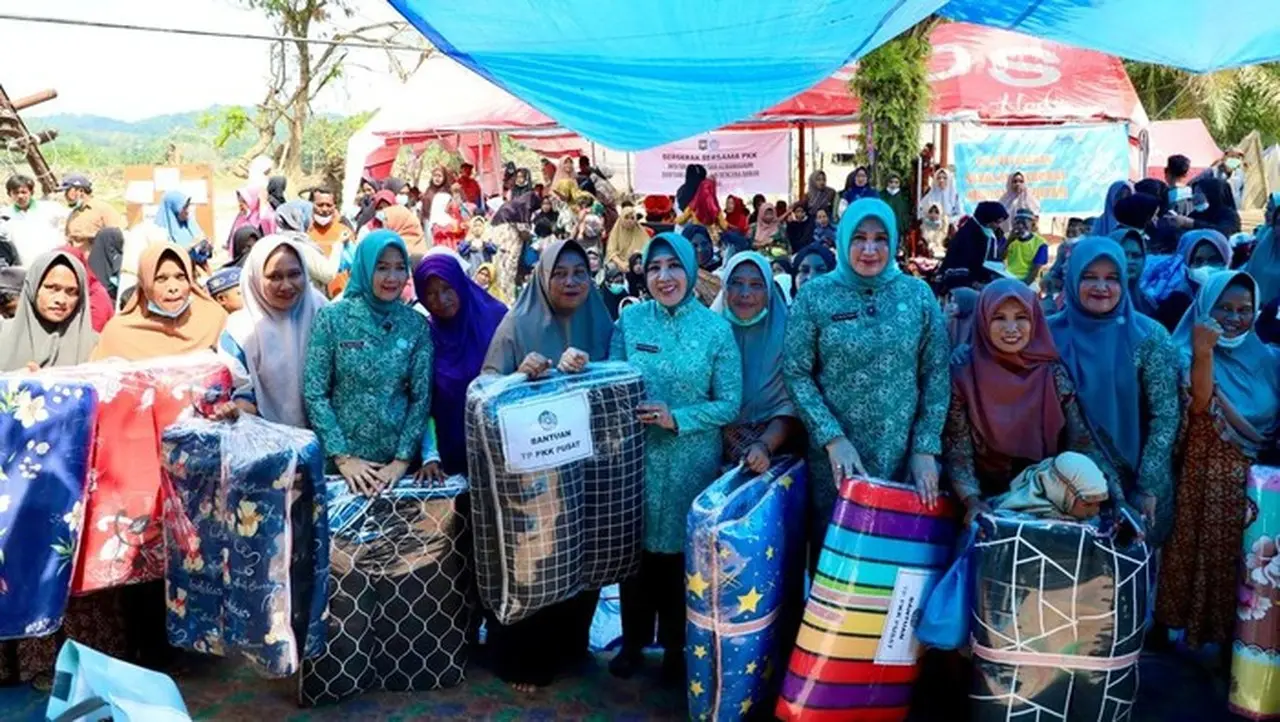 Tri Tito Karnavian Salurkan Bantuan Pascabencana untuk 203 KK di Aceh Tamiang