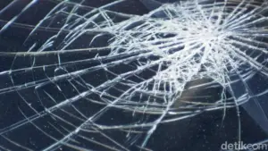 Pengendara Motor Tewas Tabrak Truk Mogok di Gunung Sindur Bogor