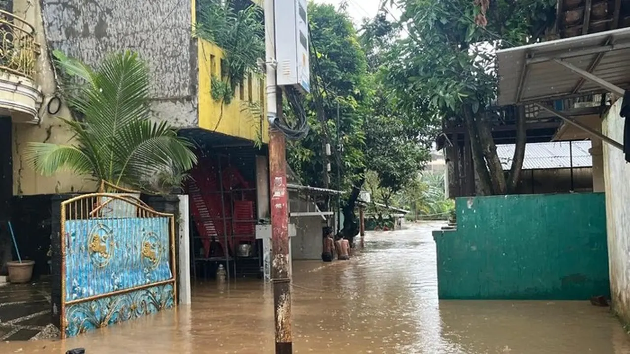 Banjir Pejaten Timur Jakarta Selatan Masih Meluas, Ketinggian Air Capai 1,2 Meter