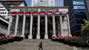 Mahasiswa Gugat UU LLAJ ke MK Akibat Nyaris Tewas Terkena Puntung Rokok Pengendara