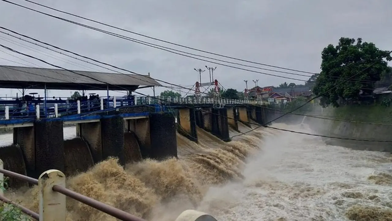 Bendung Katulampa Siaga 4 Meski Hujan Deras Mengguyur Bogor Sejak Pagi