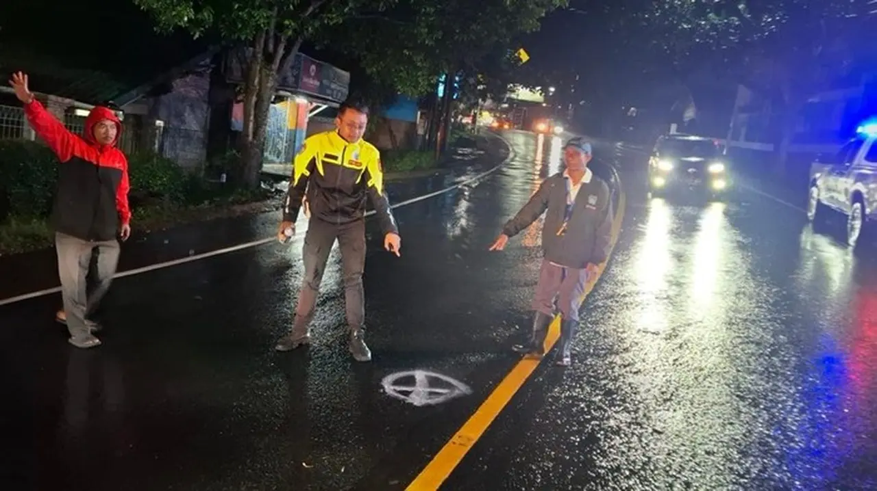 Sopir Angkot Penabrak Pejalan Kaki di Bogor Menyerahkan Diri ke Polisi Sopir Angkot Penabrak Pejalan Kaki di Bogor Menyerahkan Diri ke Polisi