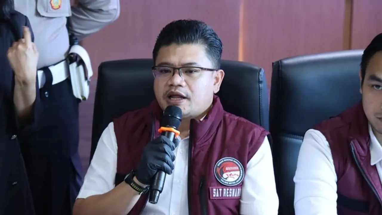 Tiga Pengedar Tembakau Gorilla Dibekuk Polisi di Jakarta Barat, 270 Gram Barang Bukti Disita Tiga Pengedar Tembakau Gorilla Dibekuk Polisi di Jakarta Barat, 270 Gram Barang Bukti Disita