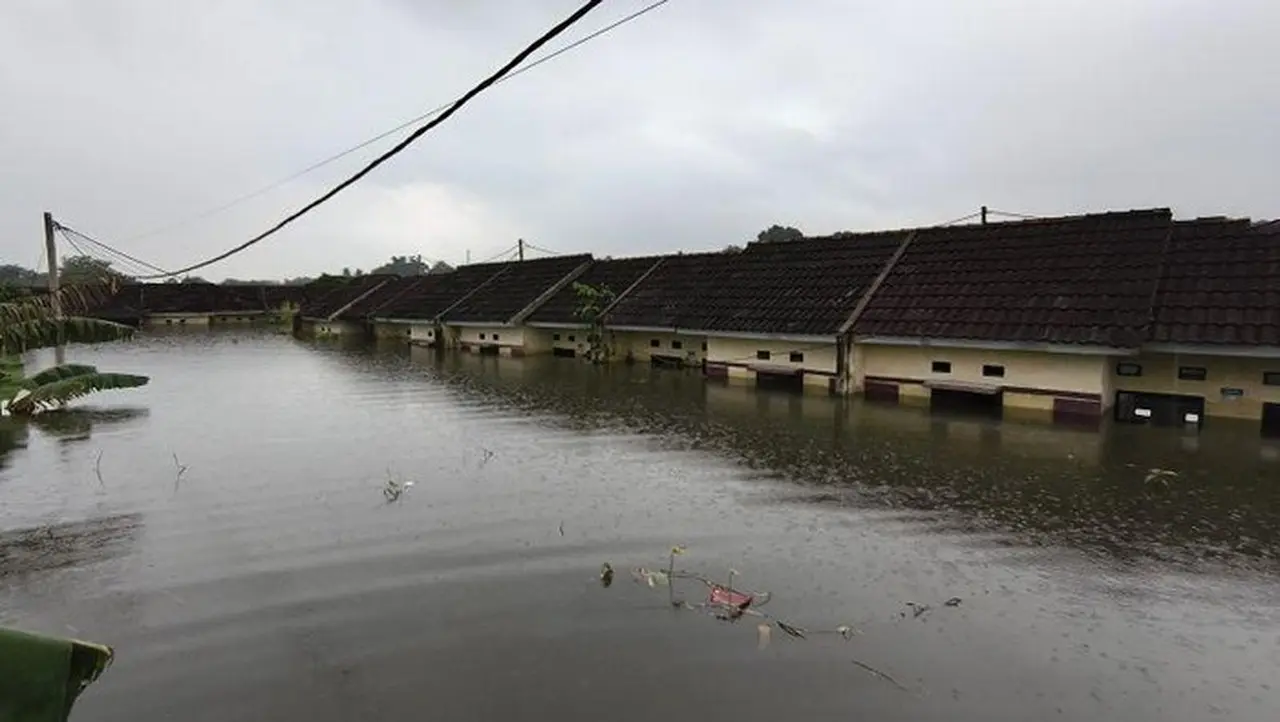 Banjir Kabupaten Tangerang Meluas, 7 Kecamatan Terendam, 14.000 KK Terdampak Banjir Kabupaten Tangerang Meluas, 7 Kecamatan Terendam, 14.000 KK Terdampak
