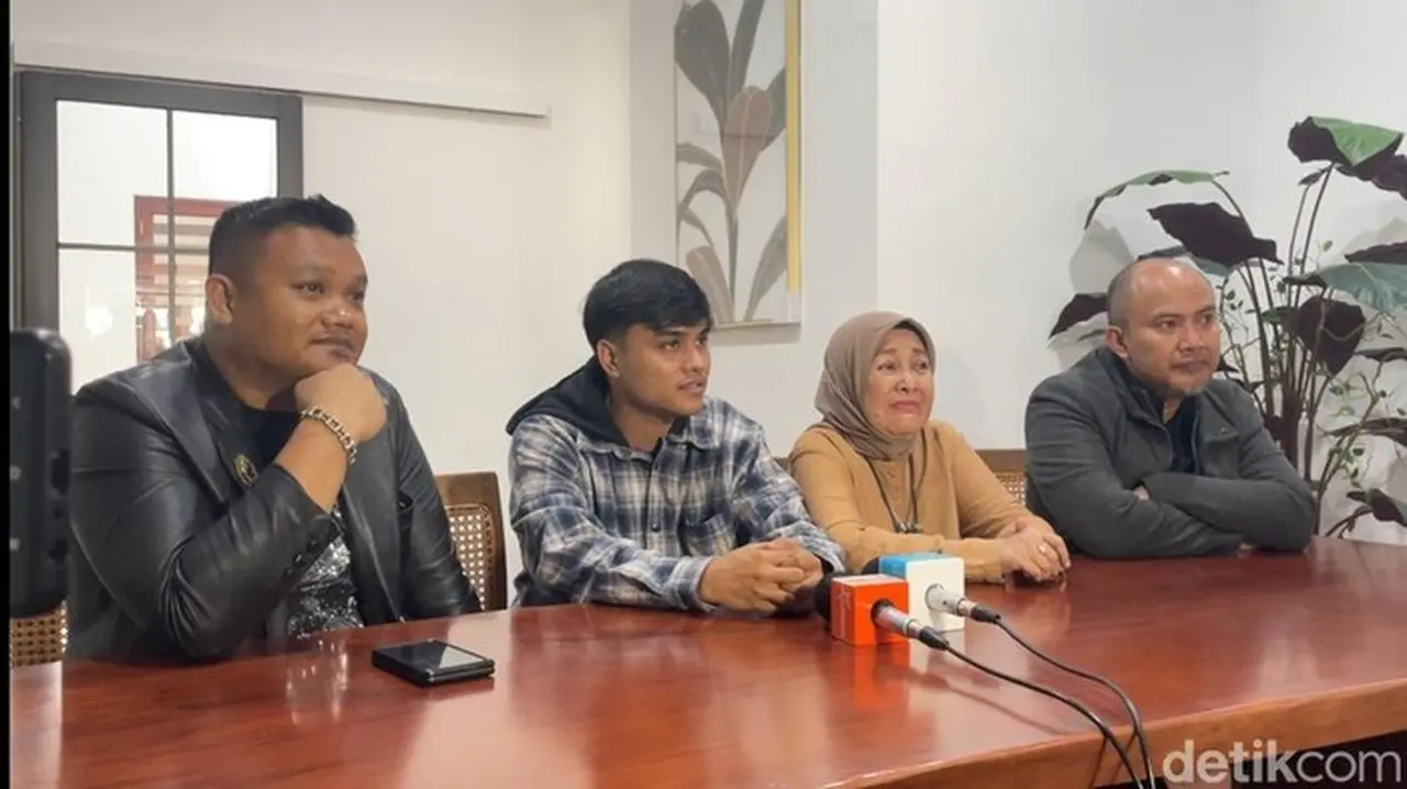 Kuasa Hukum Ressa Rizky Desak Tes DNA, Sebut Denada Tak Punya Iktikad Baik dalam Mediasi