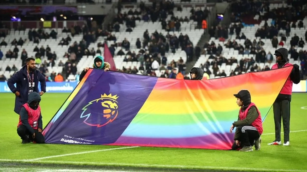 Premier League Pertimbangkan Bola Pelangi untuk Kampanye Inklusif LGBTQ+ Februari 2026