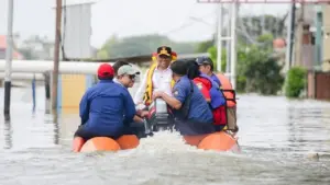 Gubernur Banten Andra Soni Tinjau Banjir Tangerang, Pastikan Kebutuhan Pengungsi Terpenuhi