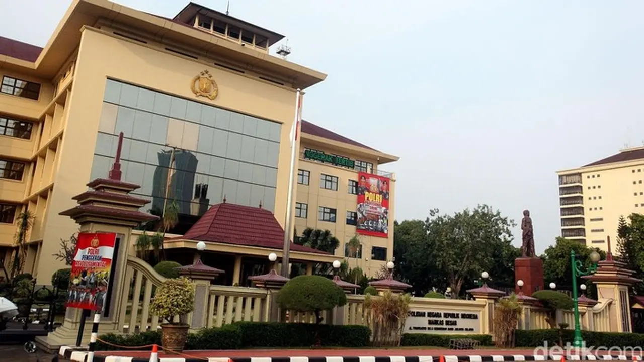 Kapolri Jenderal Listyo Sigit Lakukan Rotasi 85 Perwira, Jabatan Strategis Berubah