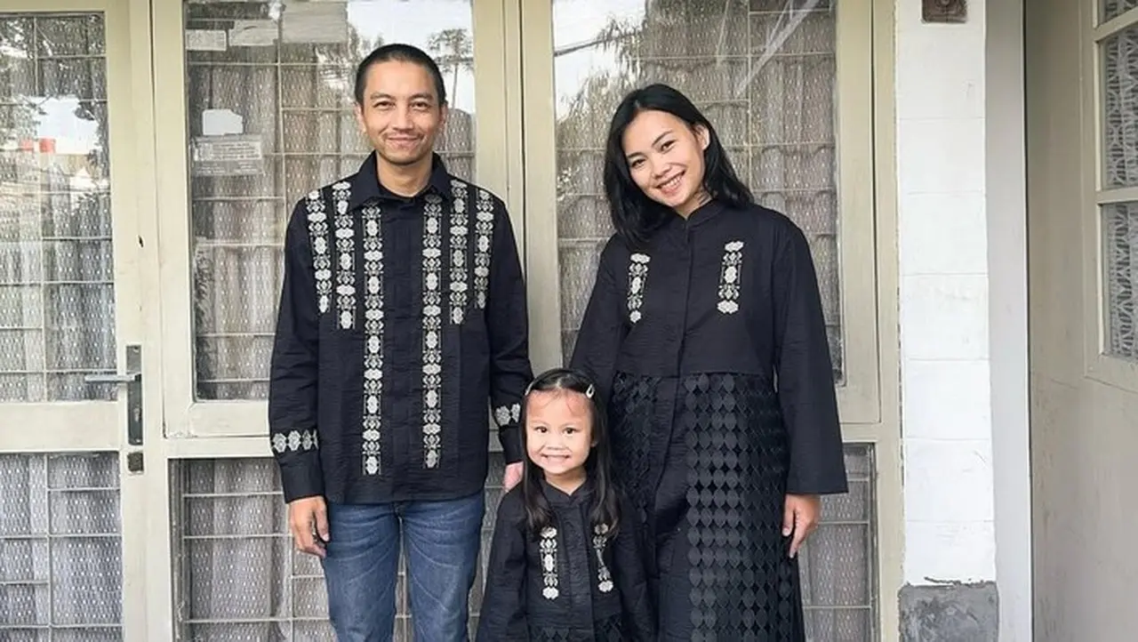 Fiersa Besari Murka, Istri Ditabrak di Stasiun Gambir, Pelaku Tawarkan Damai Rp 200 Ribu Fiersa Besari Murka, Istri Ditabrak di Stasiun Gambir, Pelaku Tawarkan Damai Rp 200 Ribu