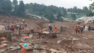 Operasi SAR 24 Jam: Puluhan Korban Longsor Cisarua Bandung Barat Masih Dicari