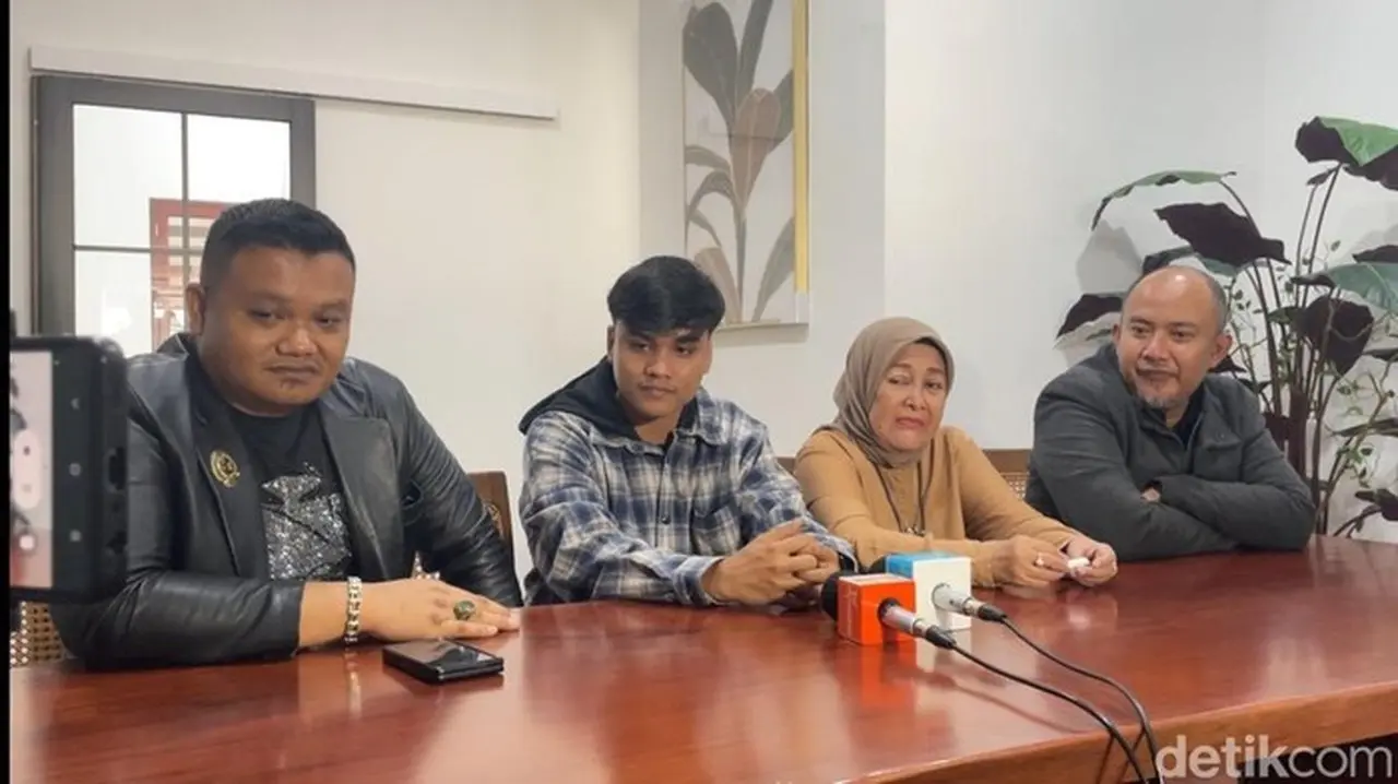 Ressa Rizky Ungkap Rasa Iri pada Denada yang Berjuang untuk Kesembuhan Aisha