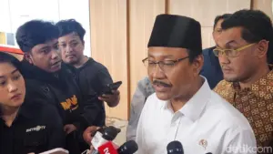 Mensos Gus Ipul Pastikan Santunan dan Perbaikan Rumah untuk Korban Longsor Cisarua