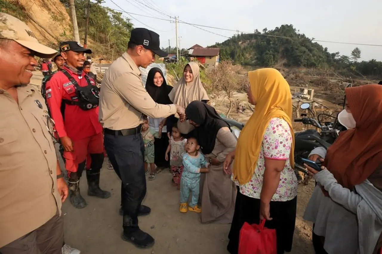 AHY Tinjau Ulang Desa Lubuk Sidup, Pastikan Infrastruktur Pulih dan Kebutuhan Warga Terpenuhi