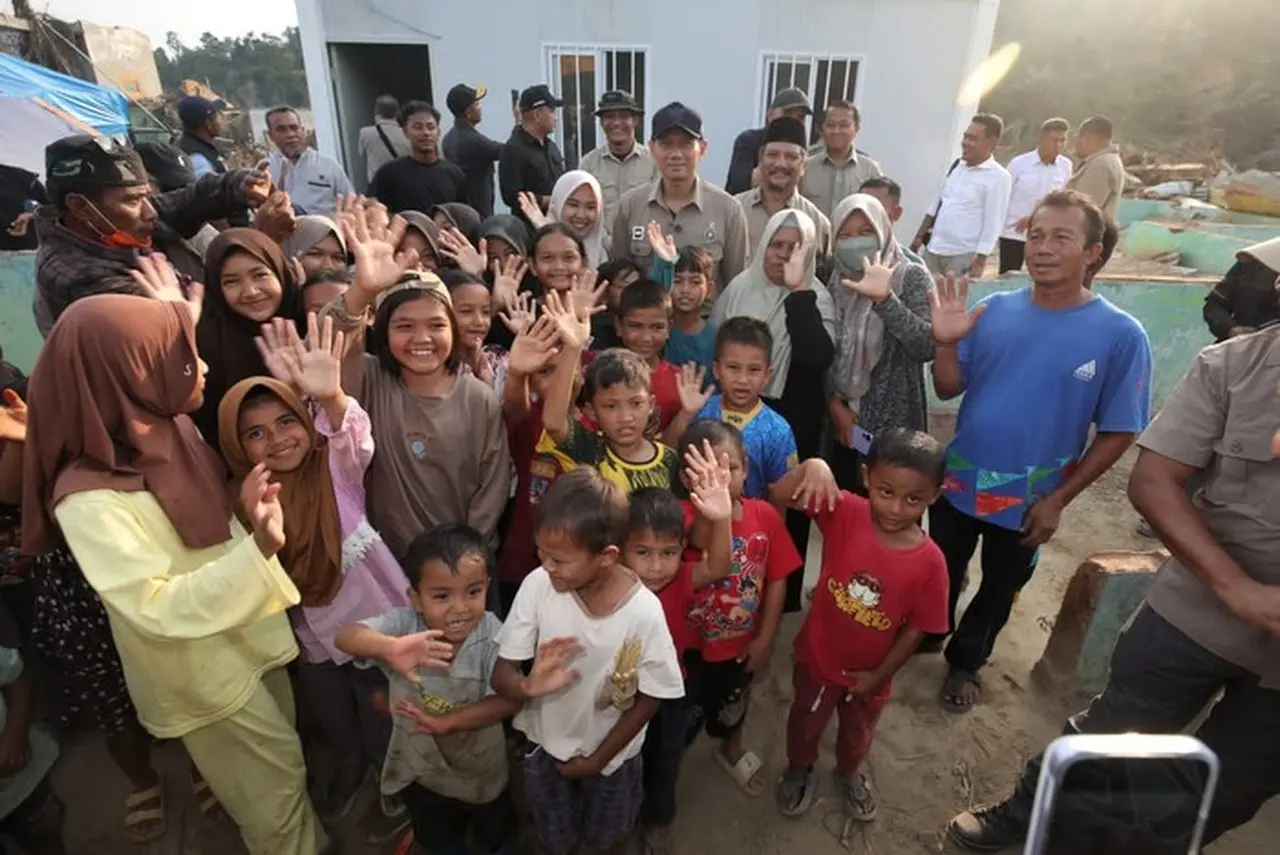AHY Tinjau Rumah Modular dan Salurkan Bantuan Beras untuk Korban Bencana di Aceh Tamiang