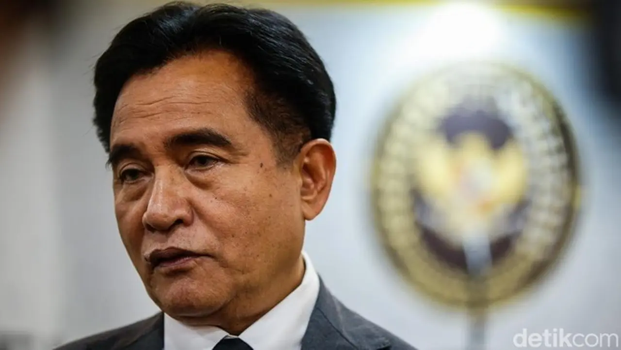 Yusril Ihza Mahendra: WNI Jadi Tentara Asing Tak Otomatis Kehilangan Kewarganegaraan Yusril Ihza Mahendra: WNI Jadi Tentara Asing Tak Otomatis Kehilangan Kewarganegaraan