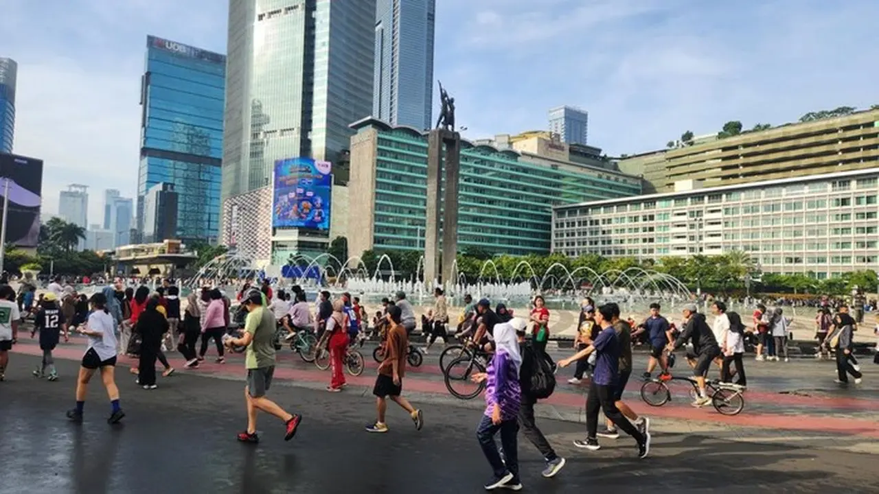 CFD Bundaran HI 2026: Warga Antusias Bakar Lemak Usai Libur Tahun Baru CFD Bundaran HI 2026: Warga Antusias Bakar Lemak Usai Libur Tahun Baru