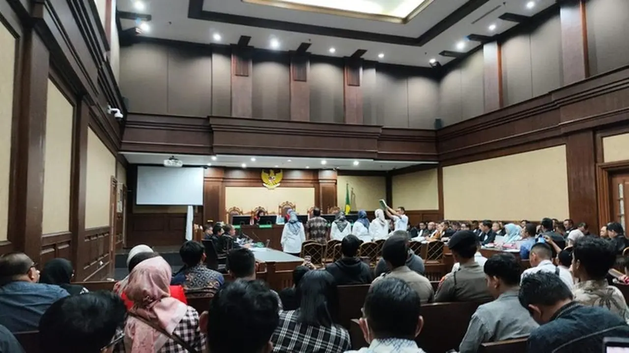 Saksi Ungkap Kode ‘Nonteknis’ dan ‘Administrasi’ untuk Uang Pemerasan Sertifikasi K3 Saksi Ungkap Kode ‘Nonteknis’ dan ‘Administrasi’ untuk Uang Pemerasan Sertifikasi K3