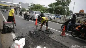 Bina Marga DKI Jakarta Perbaiki 70 Ruas Jalan Berlubang Akibat Banjir