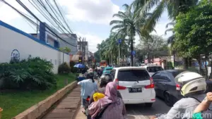 Libur Tahun Baru, Lalu Lintas Menuju Ragunan Macet Hingga 1 Kilometer
